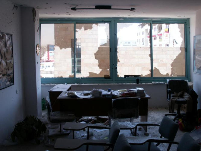 Emily Jacir, A classroom, 2002, c-type print, 40,6x50,8 cm
