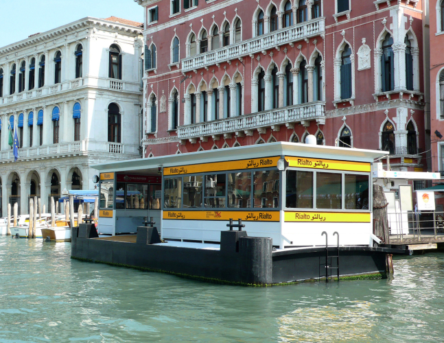 Emily Jacir, stazione (Rialto), 2009, digital c-print on aluminum, 46,4x60,3 cm