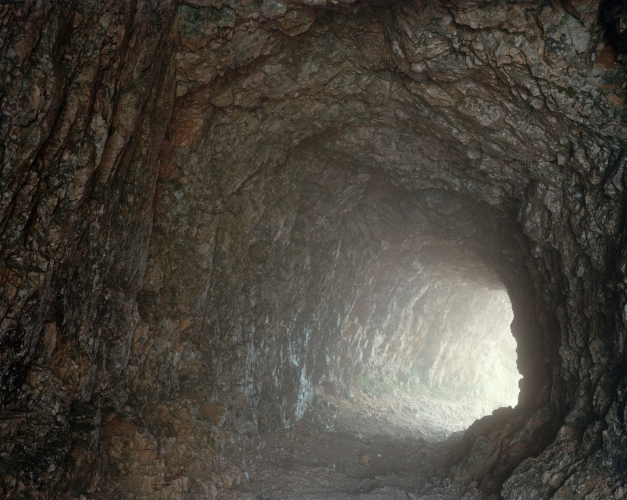 Paola De Pietri, Strada delle gallerie (To Face), 2009, stampa digitale a pigmenti su carta cotone, 129x156 cm