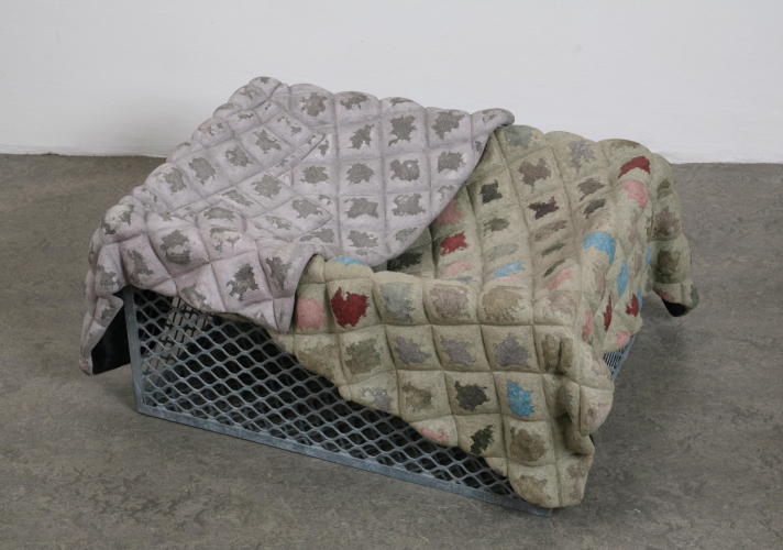 Perino & Vele, Untitled (It should be empty), 2008, ferro, zincato, cartapesta, 35x57x78 cm