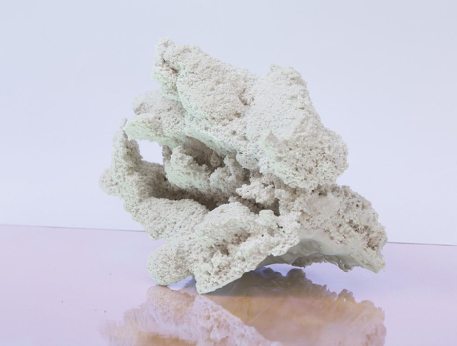 Laura Pugno, A futura memoria 01, 2018, jesmonite, 15x21x12 cm