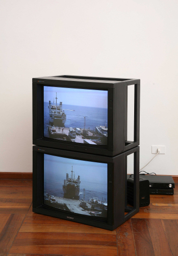 Martin Creed, Work n. 839 (ships coming in), 2007, 2 video sincronizzati, mini dv, colore, suono, 7' 51", loop, ed. 1+1ap