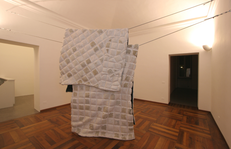 Perino & Vele, Porton Down, 2005, cartapesta, tempera, ferro zincato, dimensioni variabili