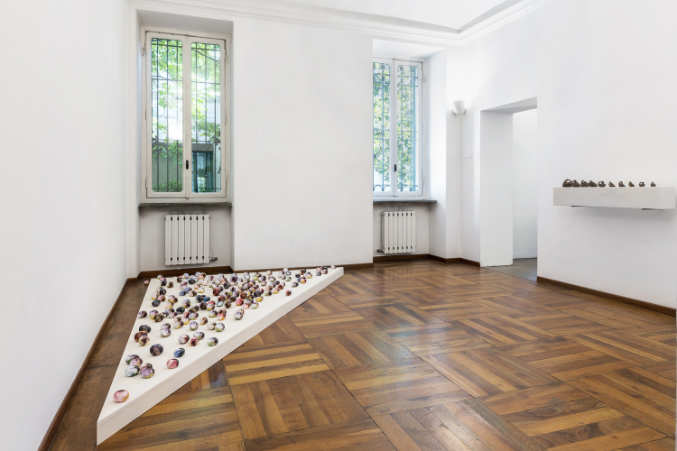 Fatma Bucak, Between Estremamente lento and Più veloce di presto, 2022, exhibition view