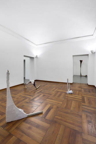 Francesca Ferreri, Cluster cutter, 2016, exhibition view