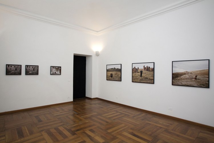 Fatma Bucak, Daughter of man, 2011, exhibition view