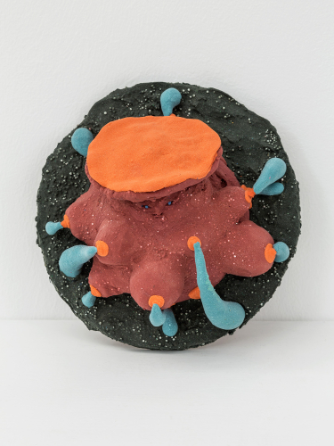 Flaminia Veronesi, Rosso pasticcio (Gallattoreidi), 2023, polymeric modeling clay and papier-mâché, 8x18 cm